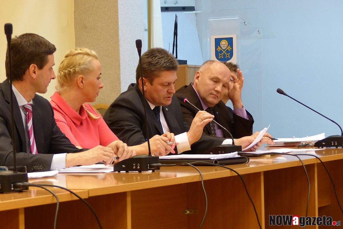 Szok! Zamiast kontrolować, będą leniuchować?