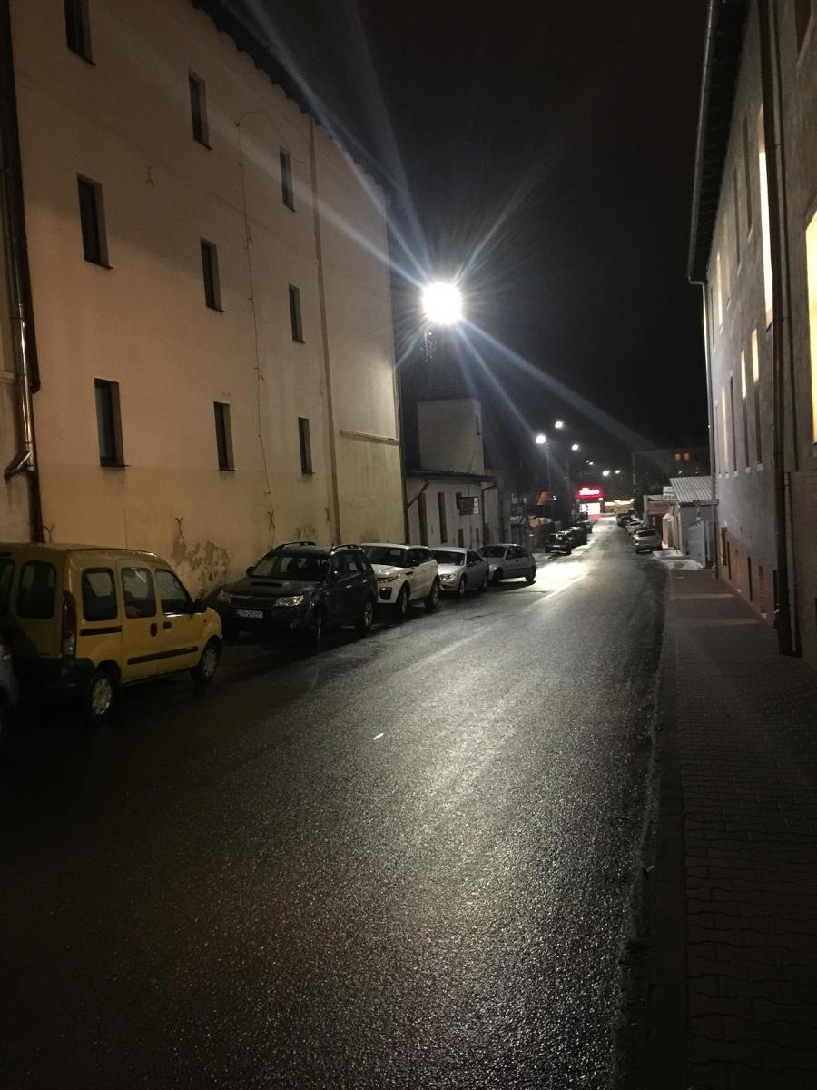 Zastawiają wjazdy i utrudniają przejazd
