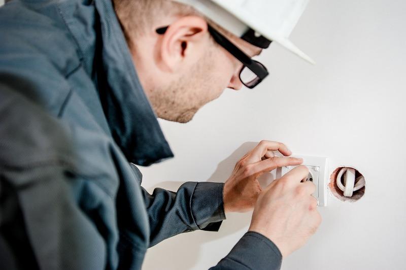 Typowe sytuacje kiedy warto wezwać elektryka