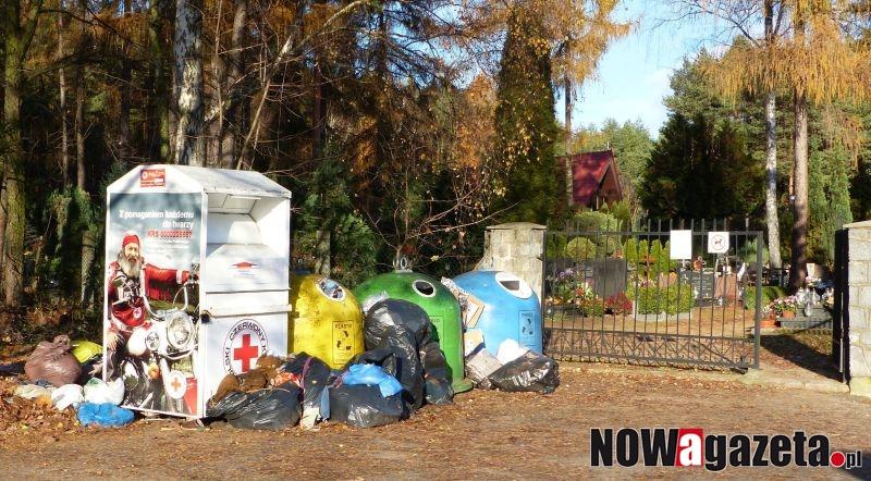 Śmieciowa wizytówka pod cmentarzem