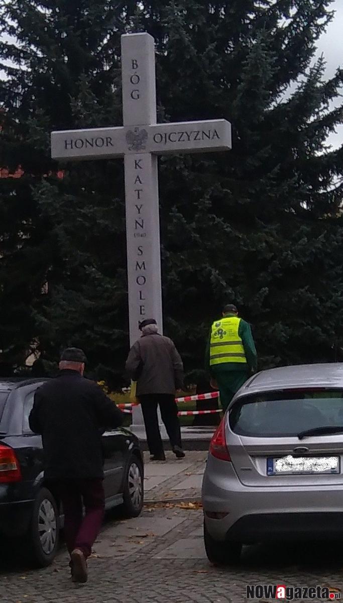Nowy pomnik upamiętnia Katyń i... Smoleńsk