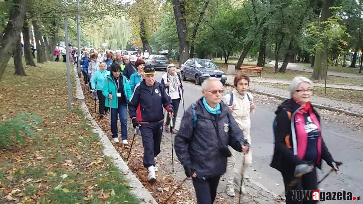 Seniorzy wyruszyli marszem do Wilczyna [FILM]