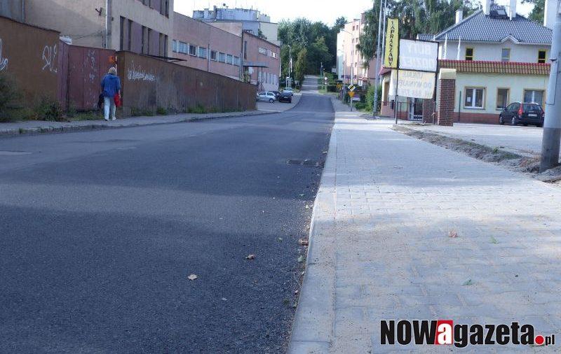 Fragment Kościuszki z nową nawierzchnią i chodnikiem