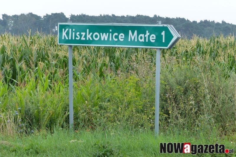 Przez wieś pędzą jak wariaci