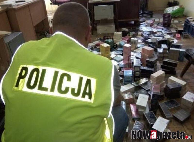 Policjanci skonfiskowali 380 flakonów podrobianych perfum