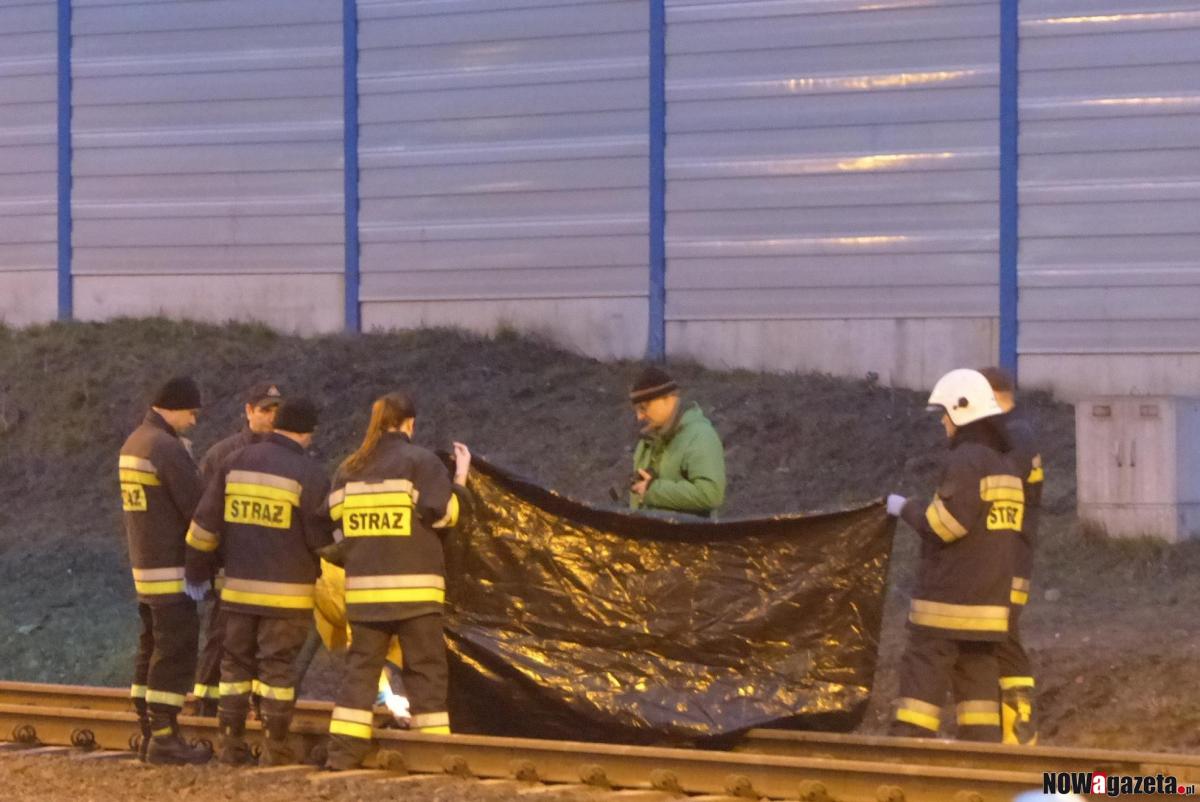 Tragedia w Obornikach Śląskich. Mężczyzna rzucił się pod pociąg