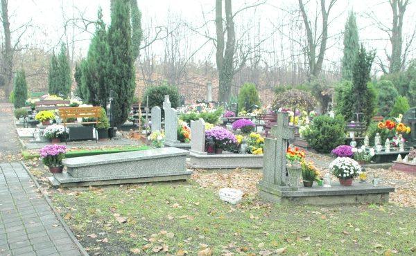Wodnik z gminą pokłócili się o... grobowce
