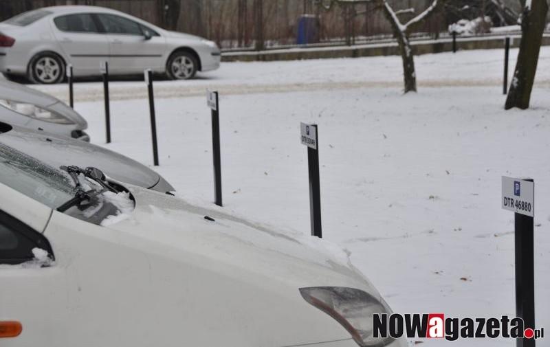 Parking pod starostwem nie dla interesantów?