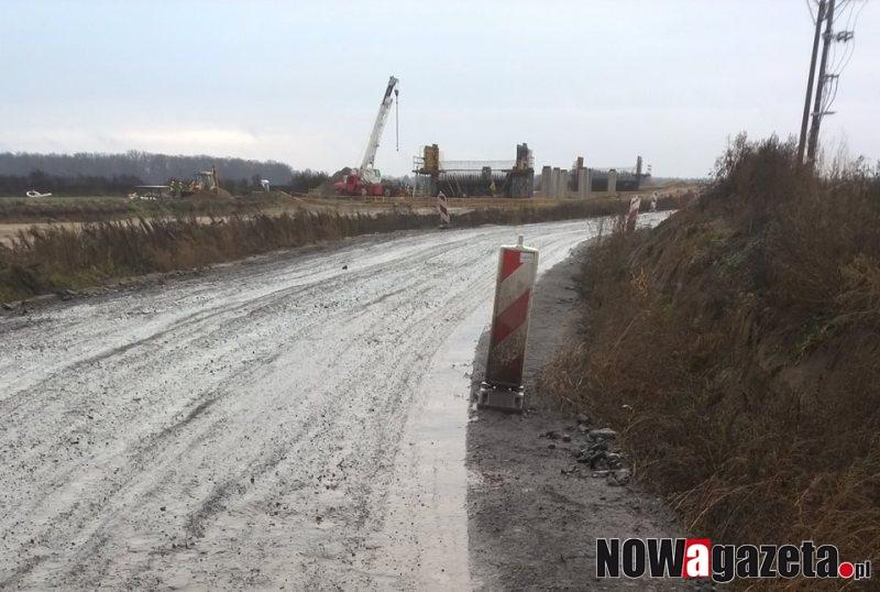 Idzie jak po grudzie