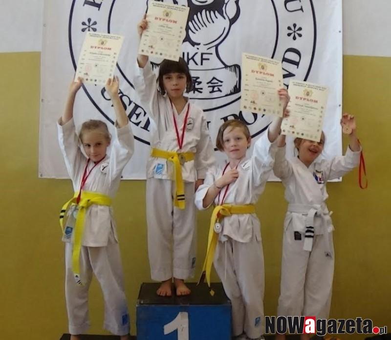 15 medali na turnieju karate w Ścinawie