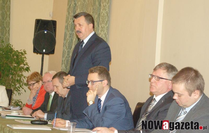 Ile zarabia etatowy członek Zarządu Powiatu Sławomir Błażewski?