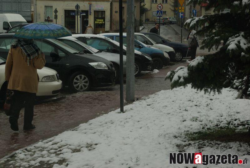 Sypnęło śniegiem