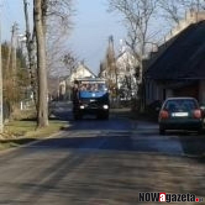 Ciężarówki rozjeżdżają nam drogę