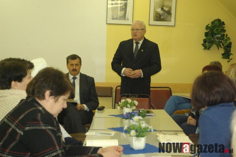 O trzebnickim szpitalu... niejawnie