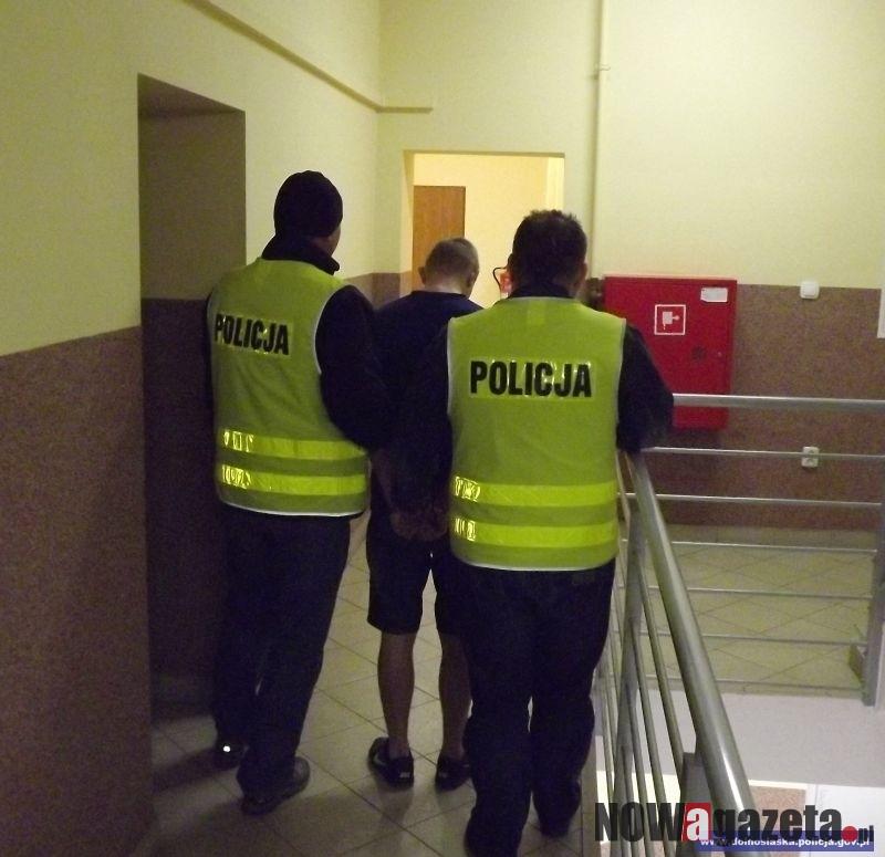 Został aresztowany, bo znęcał się nad matką