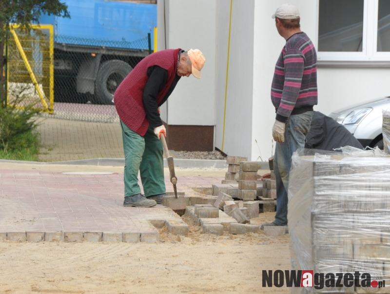 Znikająca kostka. - To zwykłe marnotrastwo - twierdzą radni.