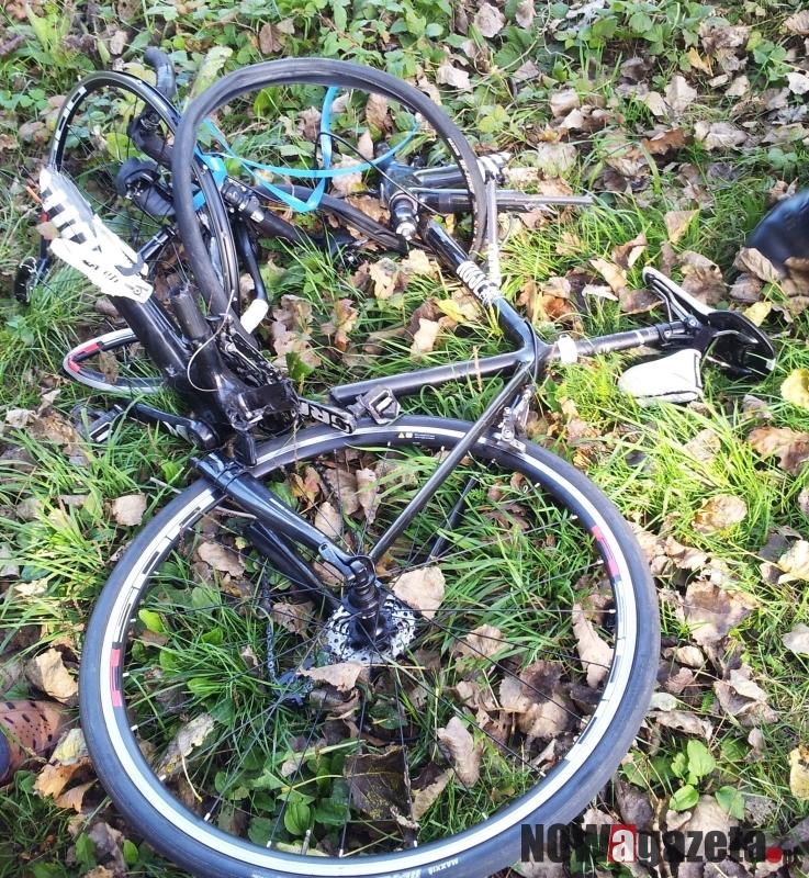 Rowerzysta zginął pod kołami samochodu