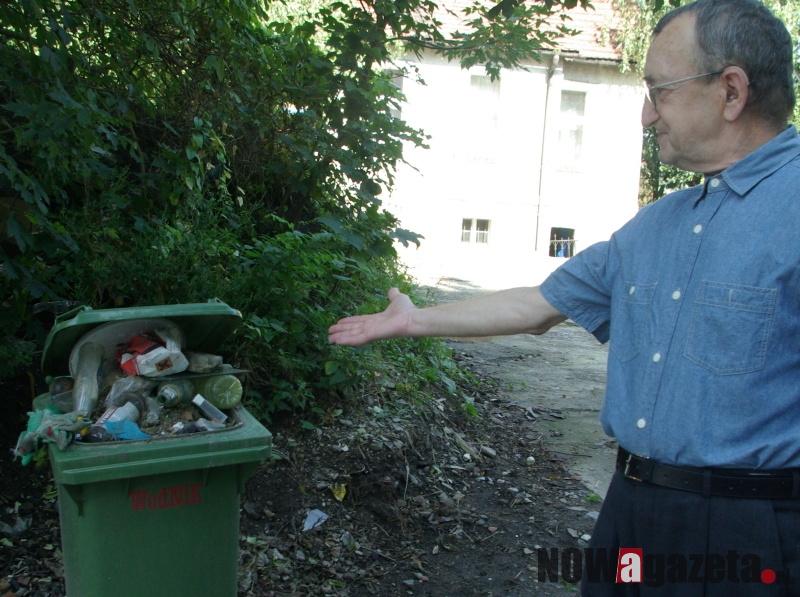 Czy ja mam zawieźć ten kontener burmistrzowi i rozsypać pod urzędem?