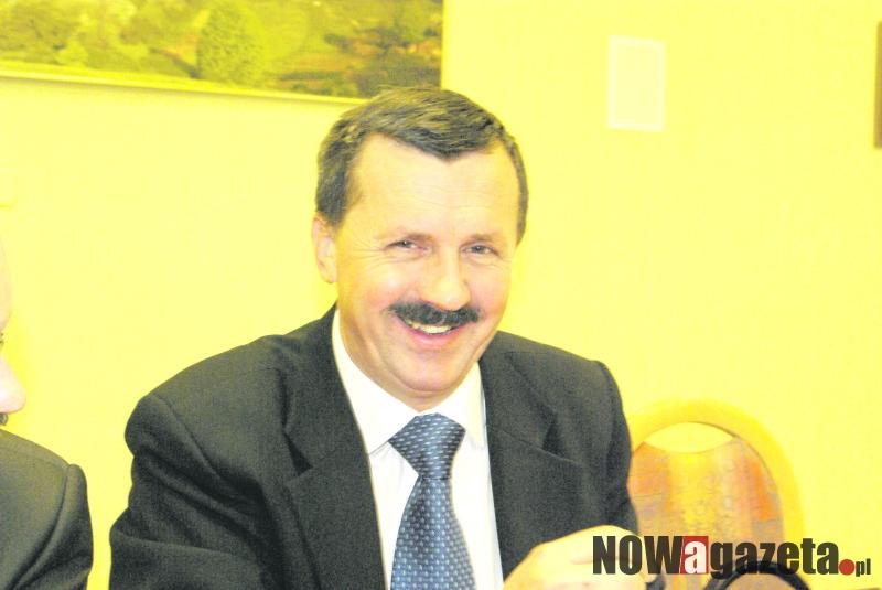 Co robi władza?
