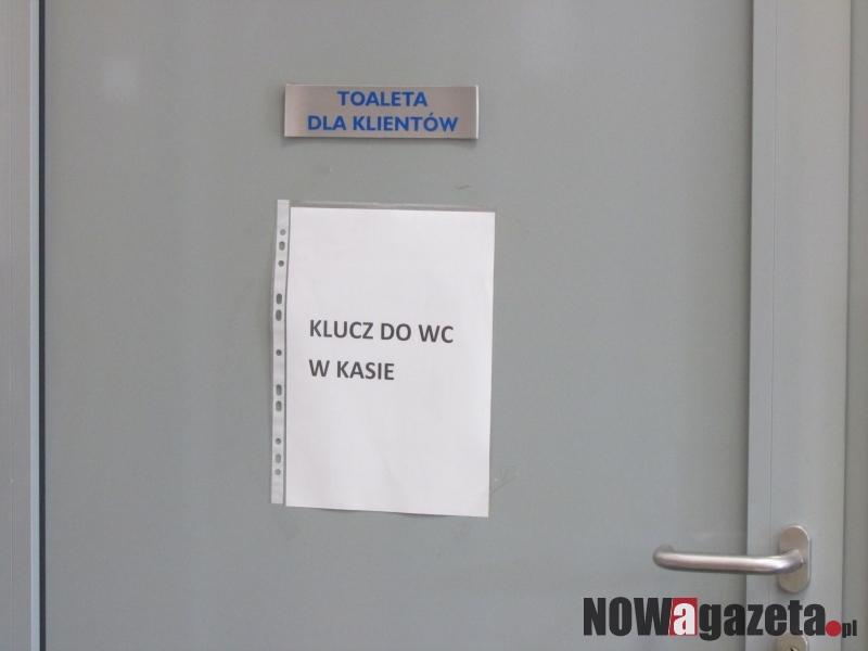 To się dzieje w toaletach: seks i brak kultury