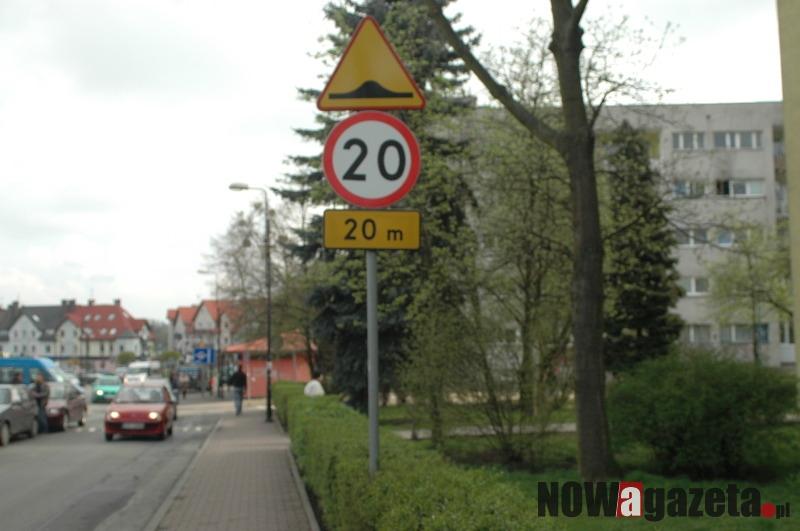 Znak drogowy... pod prąd!