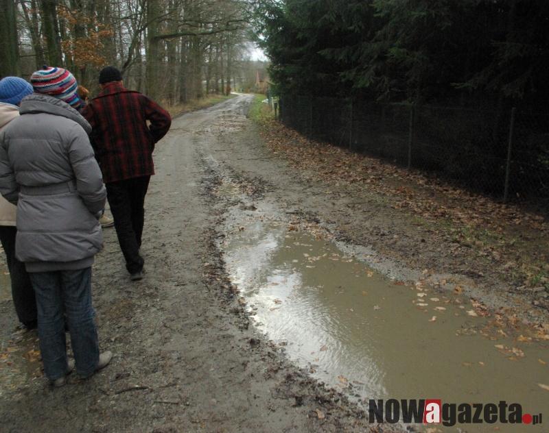 Mieszkańcy ul. Brzezińskiej boją się deszczu