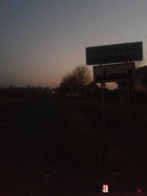W Szczytkowicach po zmroku nadal ciemno. Obiecane lampy będą za rok?