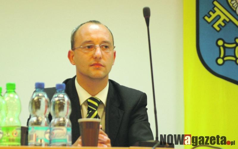 Radni składają skargę na przewodniczącego