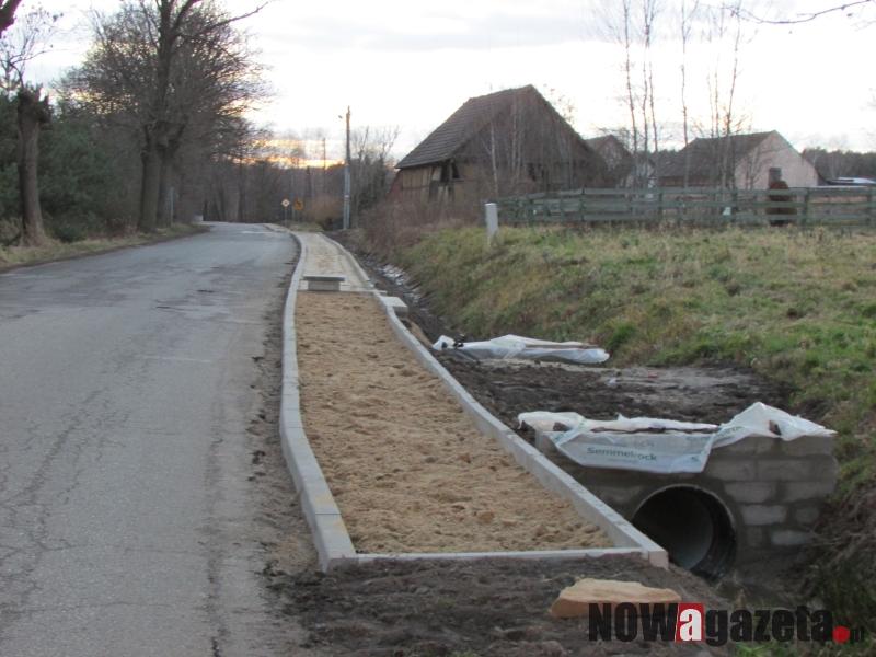 Chodnik łączący wsie prawnie na ukończeniu