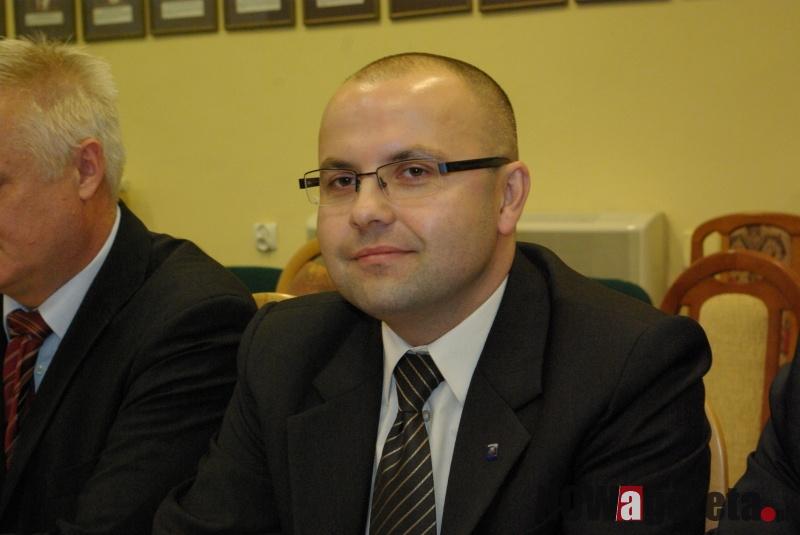 Rozliczamy pracowników Starostwa. Co mają, co posiadają?