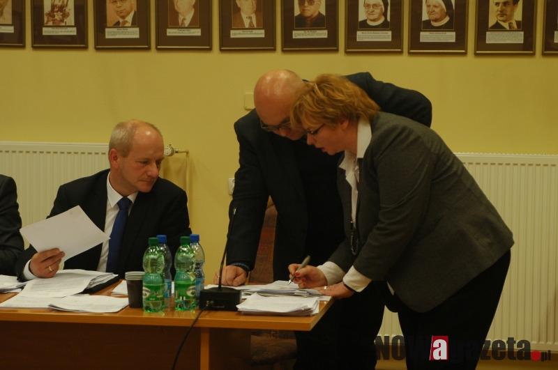 Burmistrz blokuje starostę w sprawie sprzedaży działki