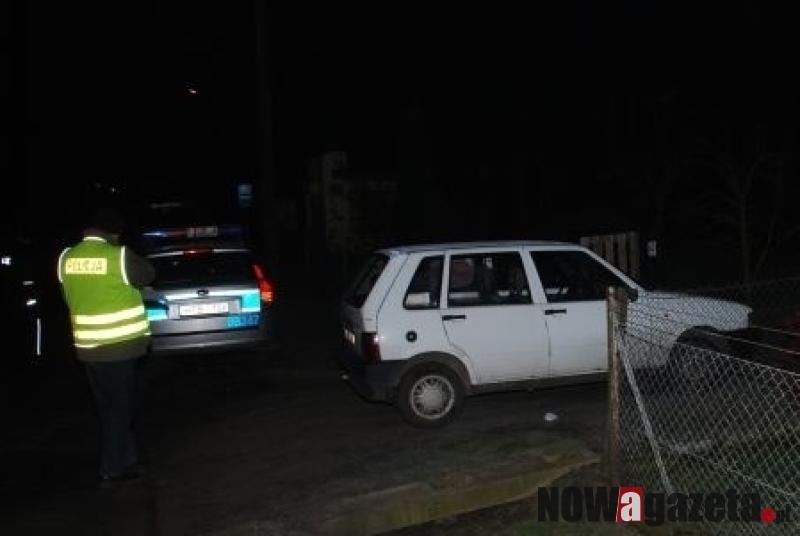 Jechał po pijanemu, bez prawa jazdy, kradzionym autem