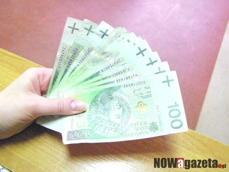 Trzech nauczycieli nagrodzono kwotą 4 tys. zł brutto