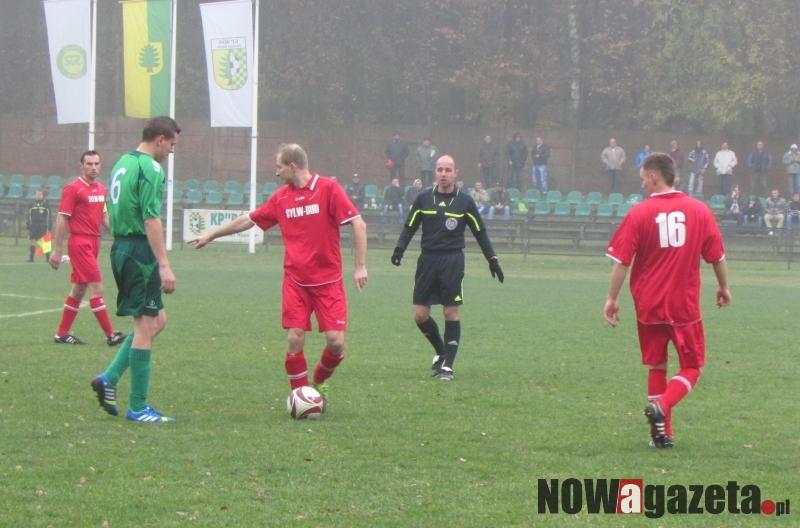 Bór uległ liderowi tabeli
