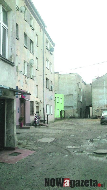 Zmarła kobieta, która wypadła z II piętra