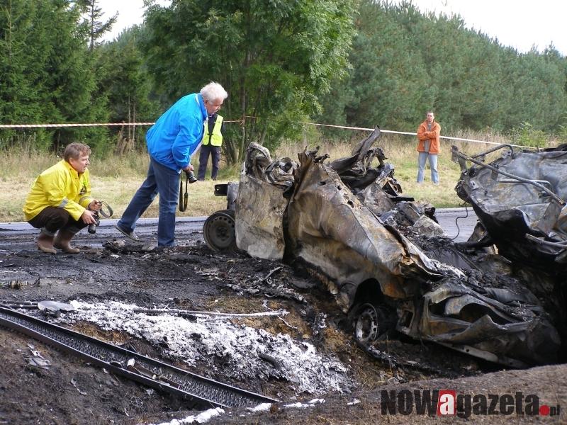 Tragedia pod Prusicami: cysterna przygniotła karetkę i spłonęła