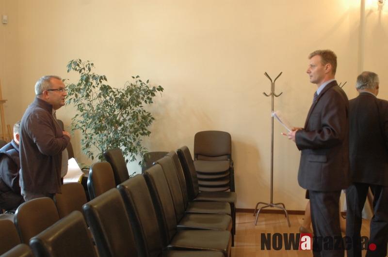 Przedstawiciel prywatnej spółki, chce odwołania zarządu powiatu