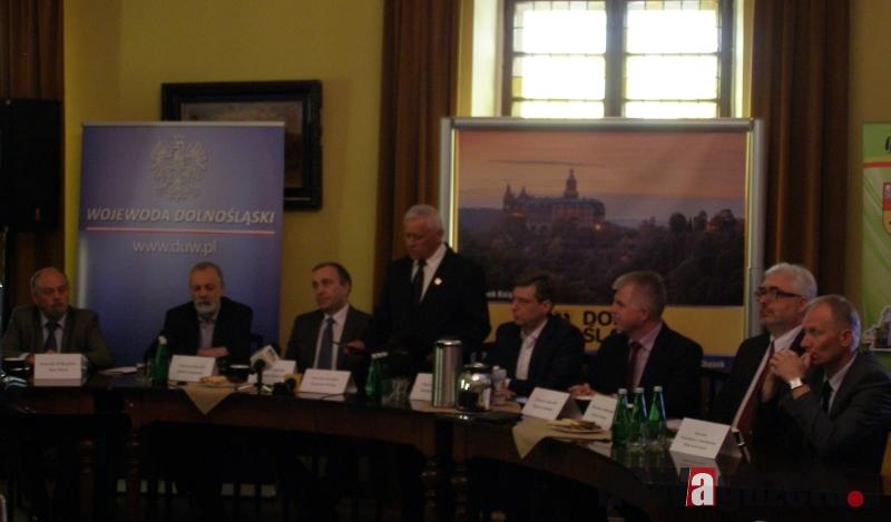Wojewodowie i posłowie o budowie S-5