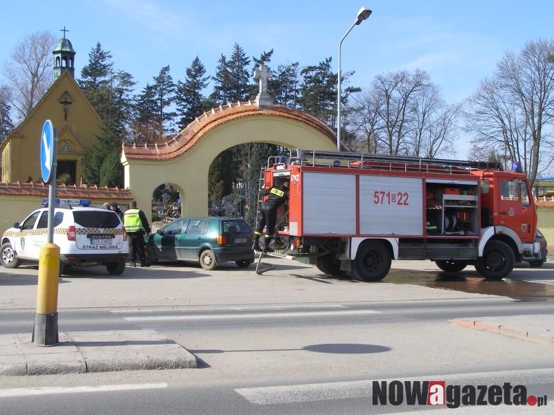 Palił się kontener na cmentarzu