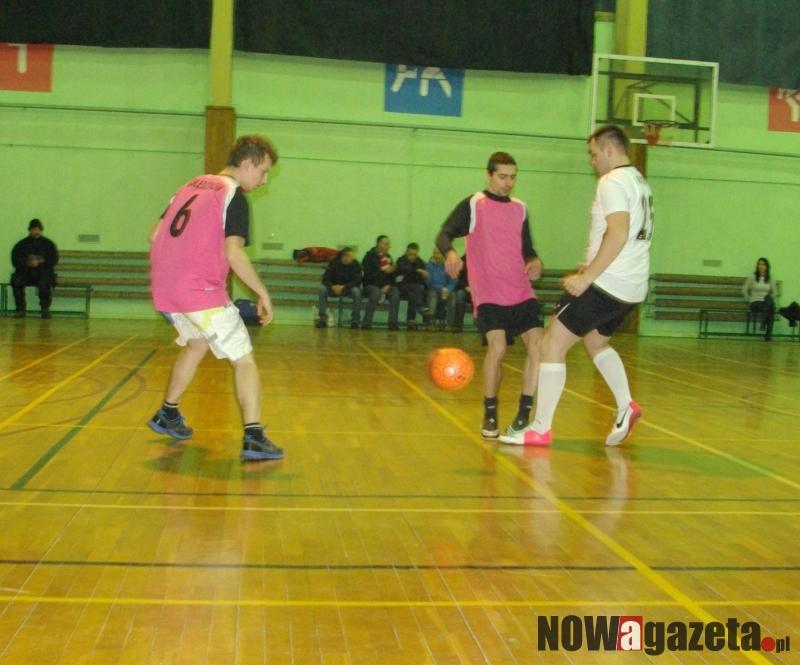 Gladiatorzy i Green Team w czołówce halówki