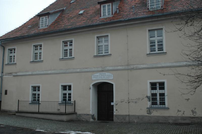 Siostry pomagają ubogim