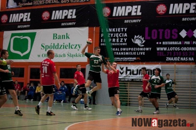 Akademicy zbyt mocni