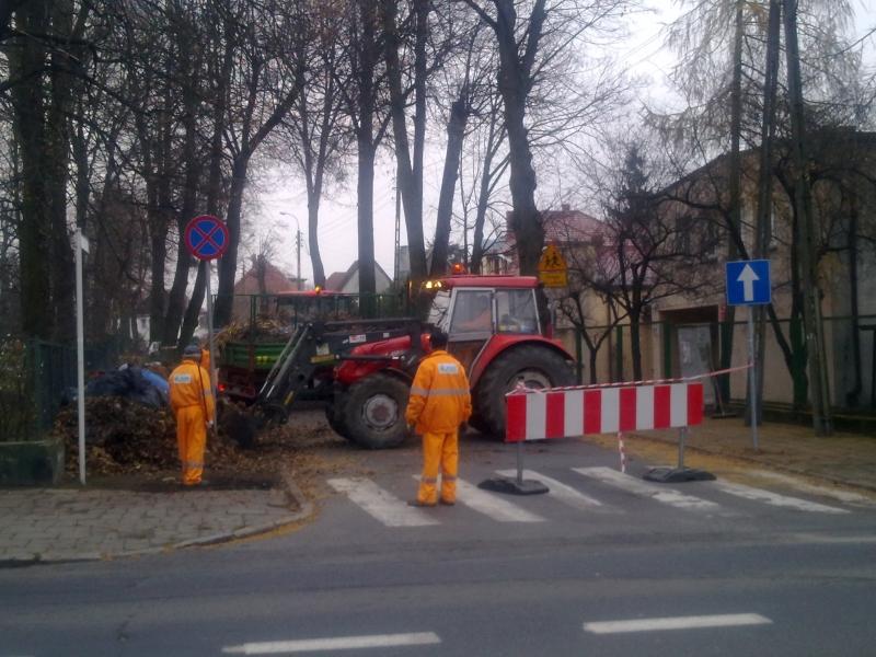 W porannym szczycie zablokowali ulice