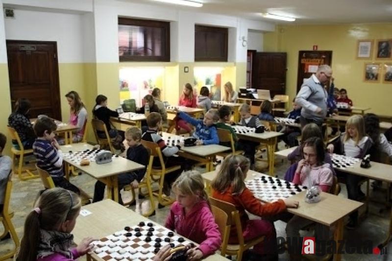 Sukcesy oborniczan w warcabach stupolowych
