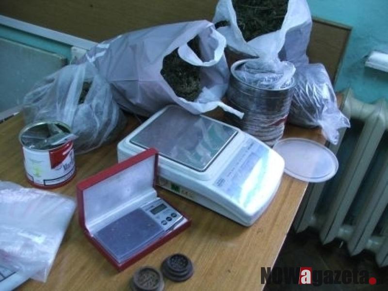 Ponad 1,5 kg marihuany w lesie i na strychu