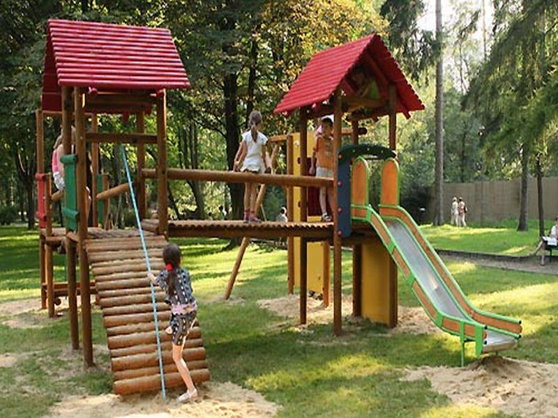 Gmina buduje place zabaw