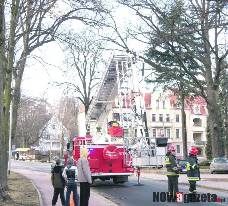 Kąpiele, tornada i strażacki apel