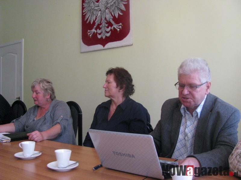 Mimo perypetii budowa kanalizacji postępuje