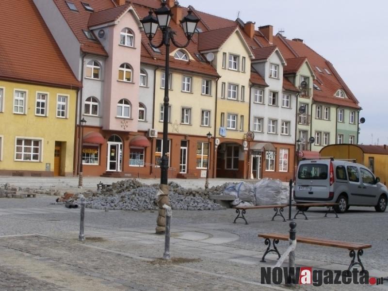 W mieście Rynek, na wsiach świetlice