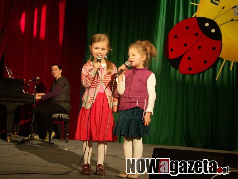 Dzieci śpiewały z wielkim przejęciem